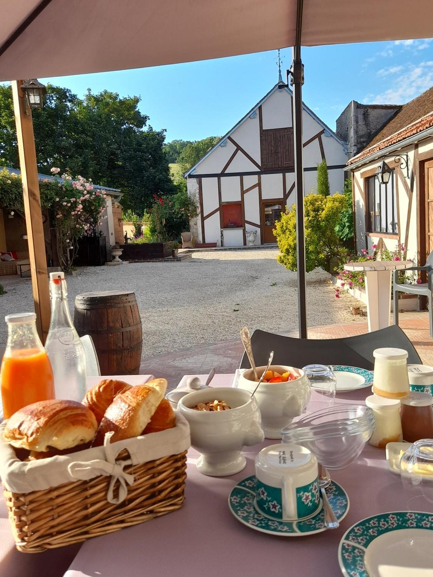 Aux Sources De Ouanne B&B 외부 사진
