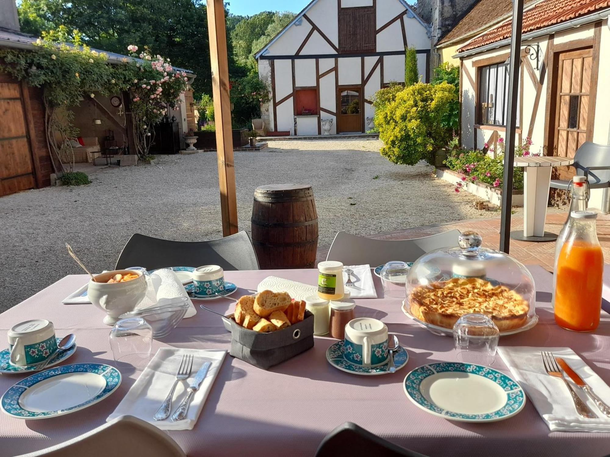 Aux Sources De Ouanne B&B 외부 사진