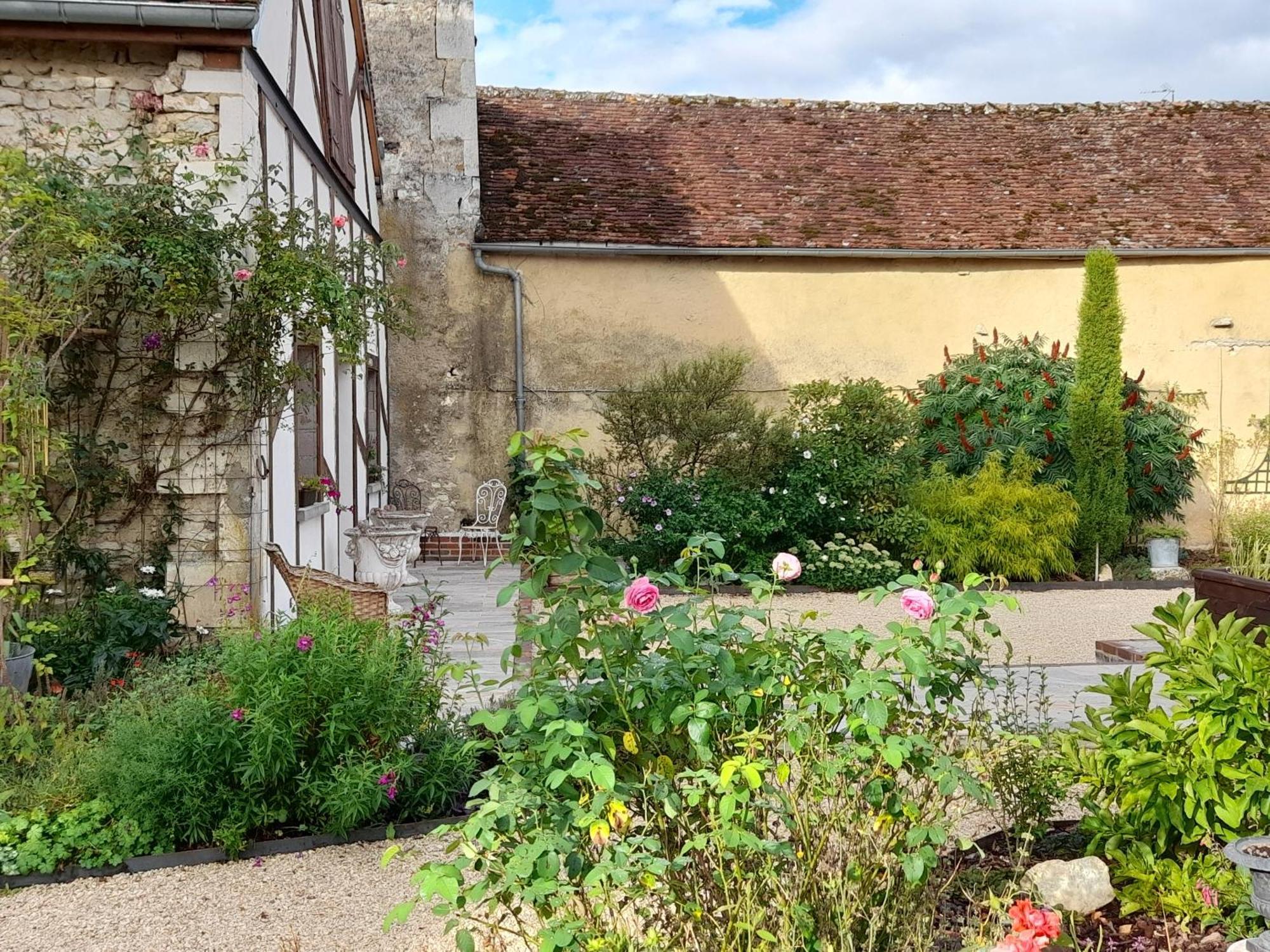 Aux Sources De Ouanne B&B 외부 사진