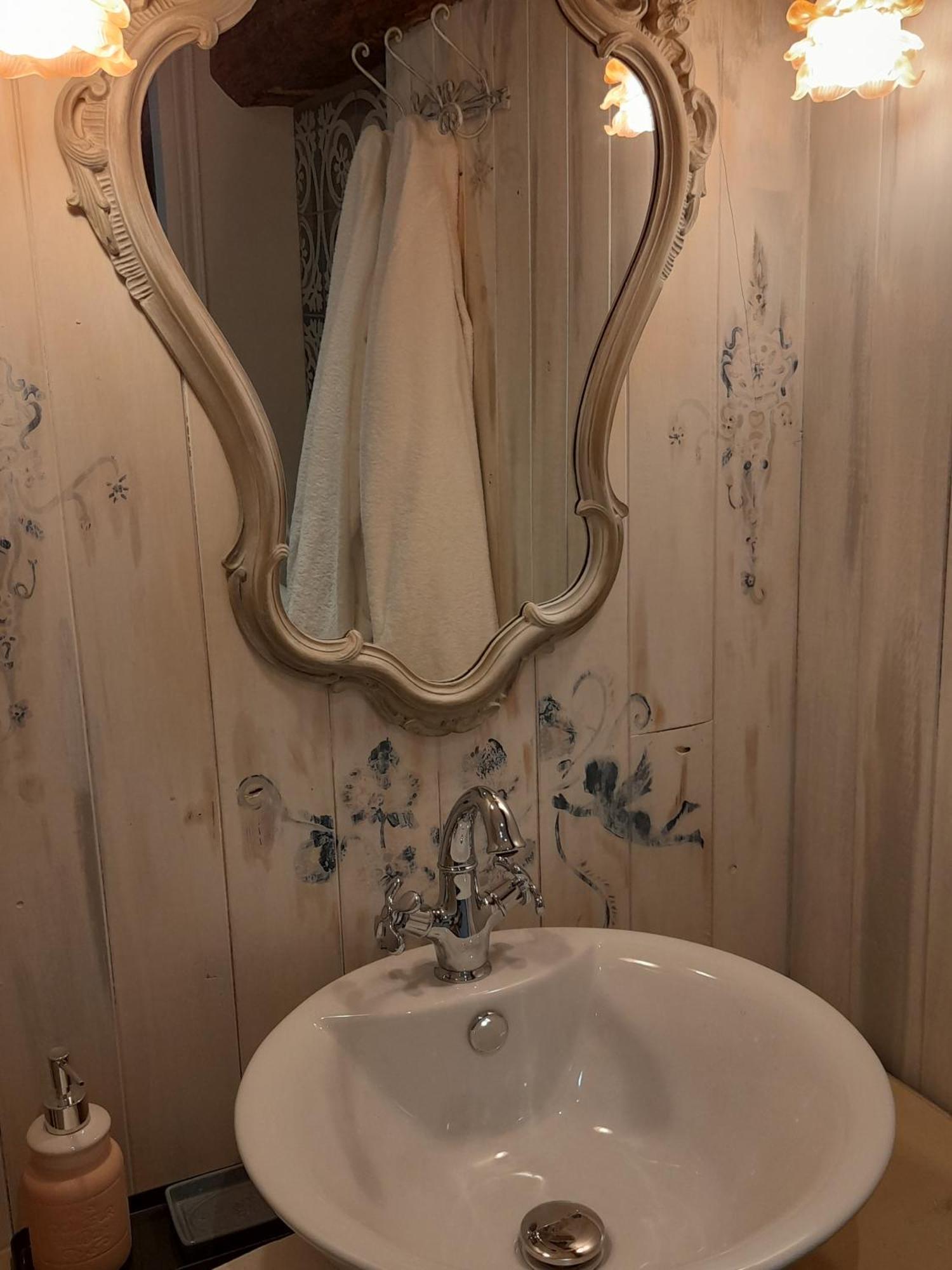 Aux Sources De Ouanne B&B 객실 사진