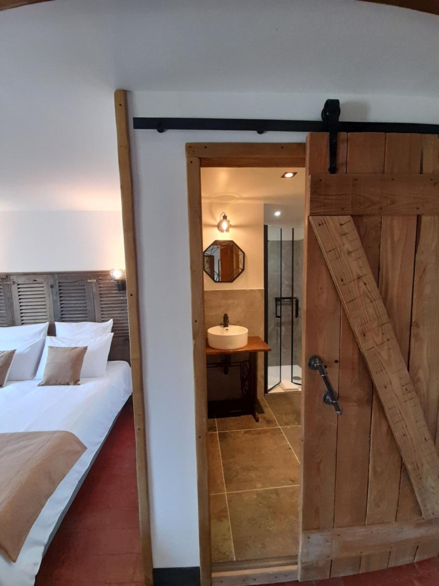 Aux Sources De Ouanne B&B 객실 사진